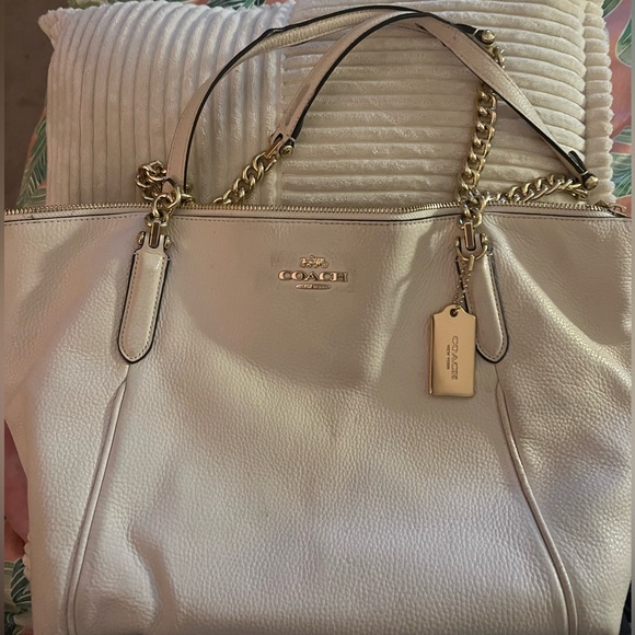 Coach Ava chain tote lovingly used - Picture 3 of 10
